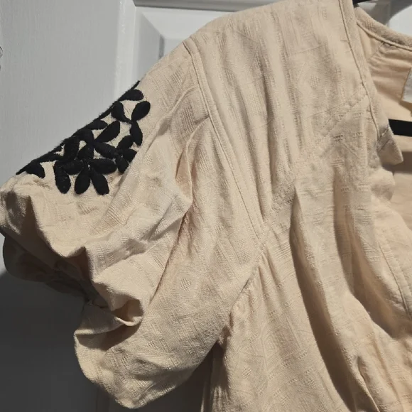 Anthropologie Cream Mini Dress with Black Embroidery Size 4 - Picture 7 of 14